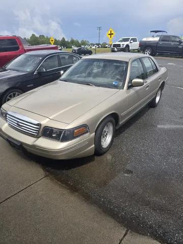 ford crown victoria 2000 2FAFP74WXYX132103 image ford crown victoria 2000 2FAFP74WXYX132103 image
